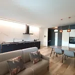 Iseolakerental - Surre *